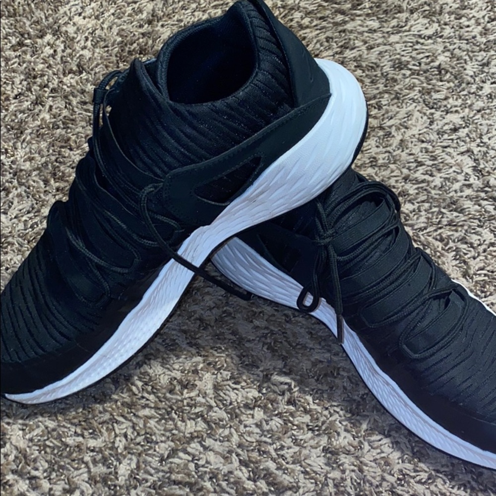 NIKE JORDAN FORMULA 23 MEN'S BLACK/WHITE SNEAKER - Picture 4 of 4